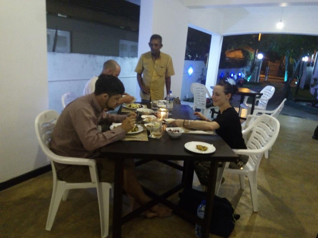 The Sea House Hotel Kudapaduwa Exterior photo