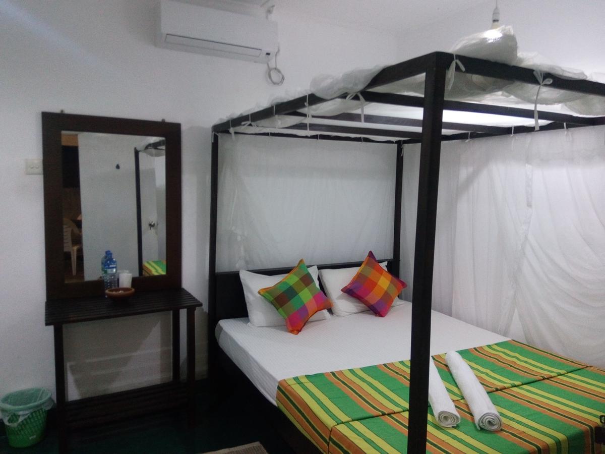 The Sea House Hotel Kudapaduwa Exterior photo