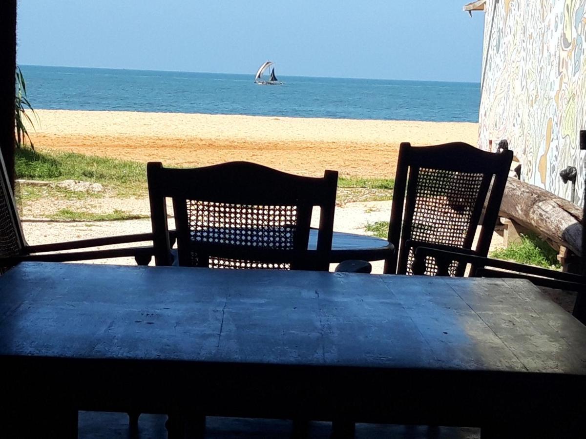 The Sea House Hotel Kudapaduwa Exterior photo